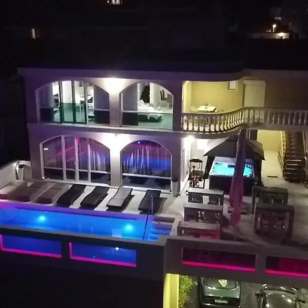 Apartments Ela Makarska Exterior photo