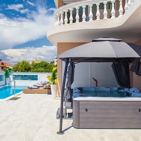 Apartments Ela Makarska Exterior photo