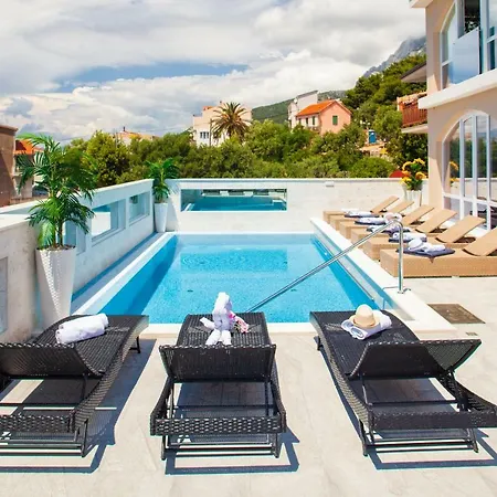 Apartments Ela Makarska Exterior photo