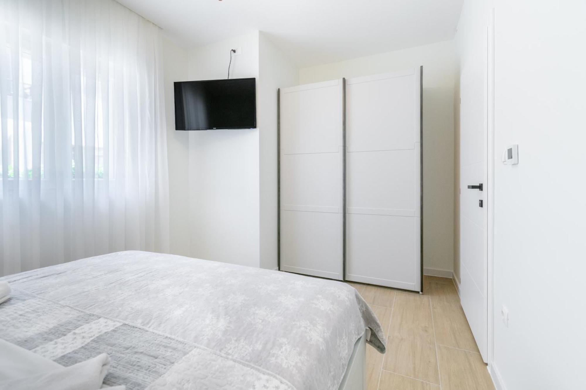 Ela Apartment Makarska