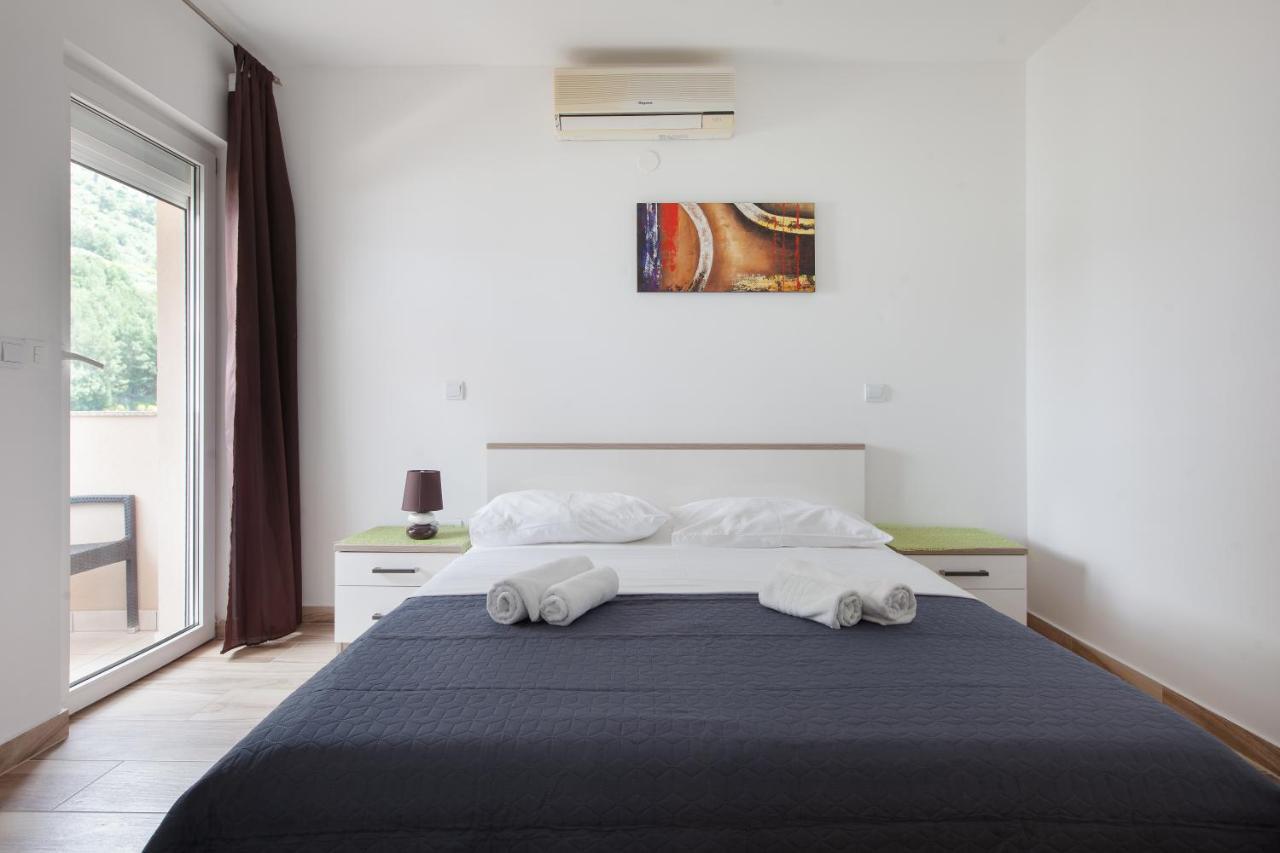 Apartment Ela Makarska